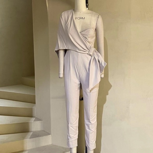 NEW SEASON gorgeous Lavish Alice One shoulder cape jumpsuit in champagne - Picture 6 of 7